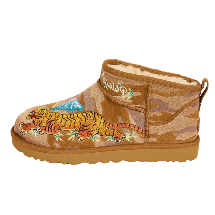 靴 UGG x PALACE Camo Short Boots UGG x Palace Ultra Mini Boot 'Chestnut Camo' – SneakerSafe