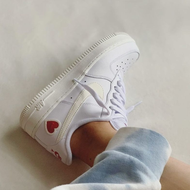 nike air force 1 low heart