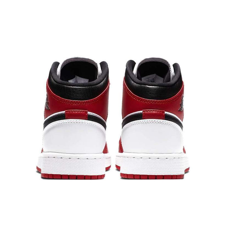 nike jordan mid chicago 2020