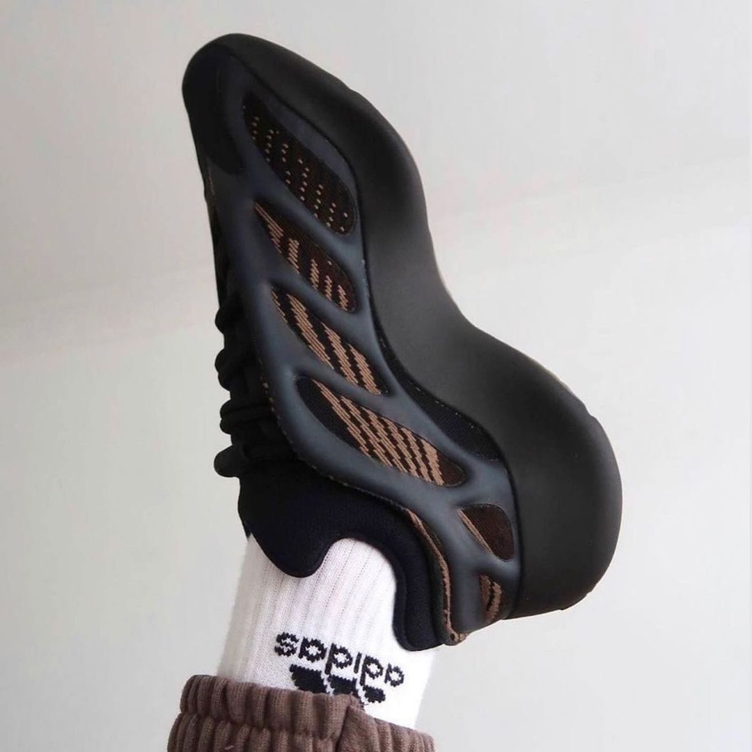 yeezy 750 clay brown