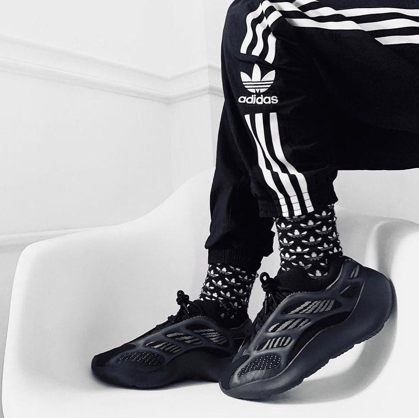 Adidas Yeezy 700 V3 Black Alvah Glow In The Dark Yeezy 700 V3