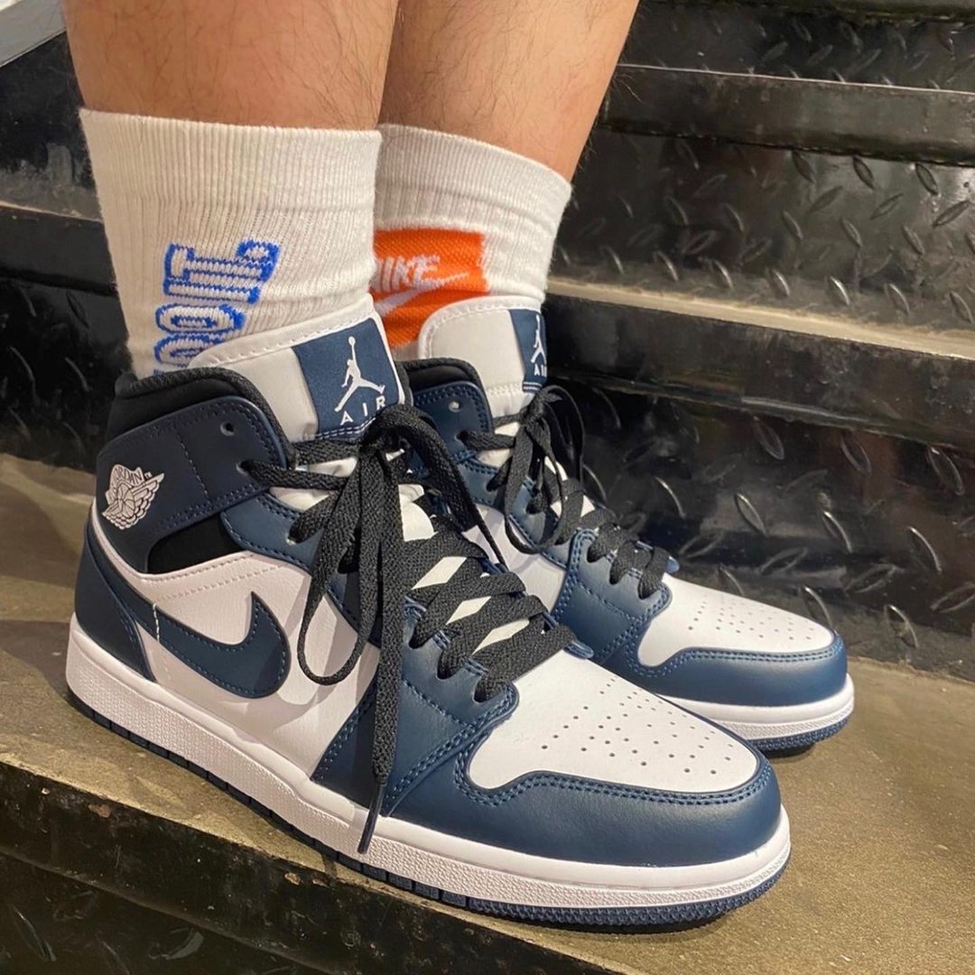 jordan 1 mid obsidian on feet