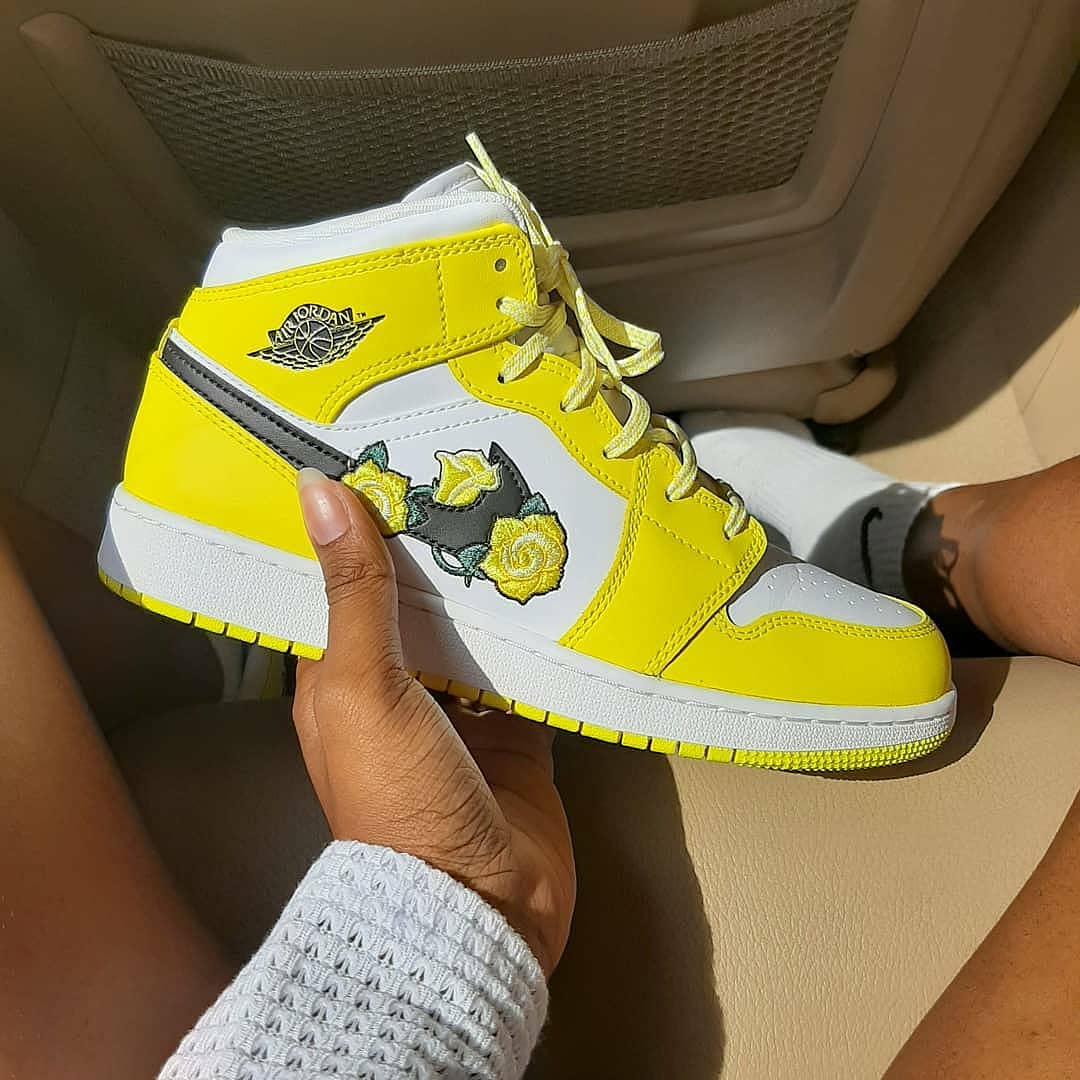 Air Jordan 1 dynamic sold yellow