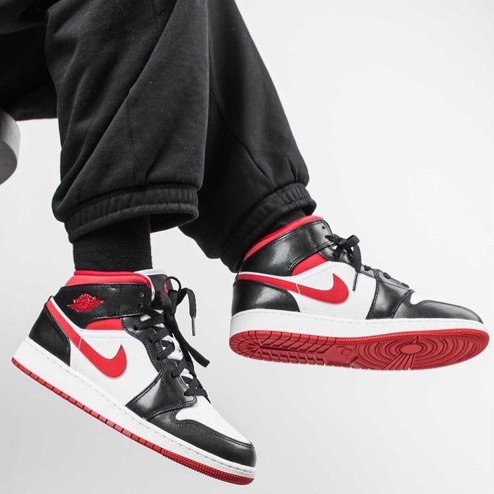 Aj1 gym red on feet online