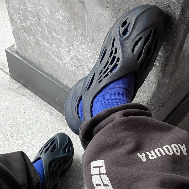 mineral blue foam runners on feet