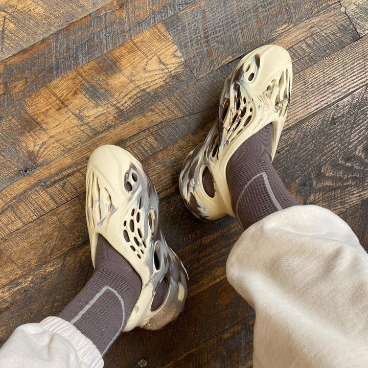 yeezy mx cream clay on feet