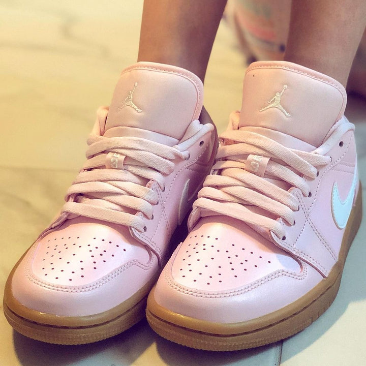 Air jordan 1 low pink gum hotsell