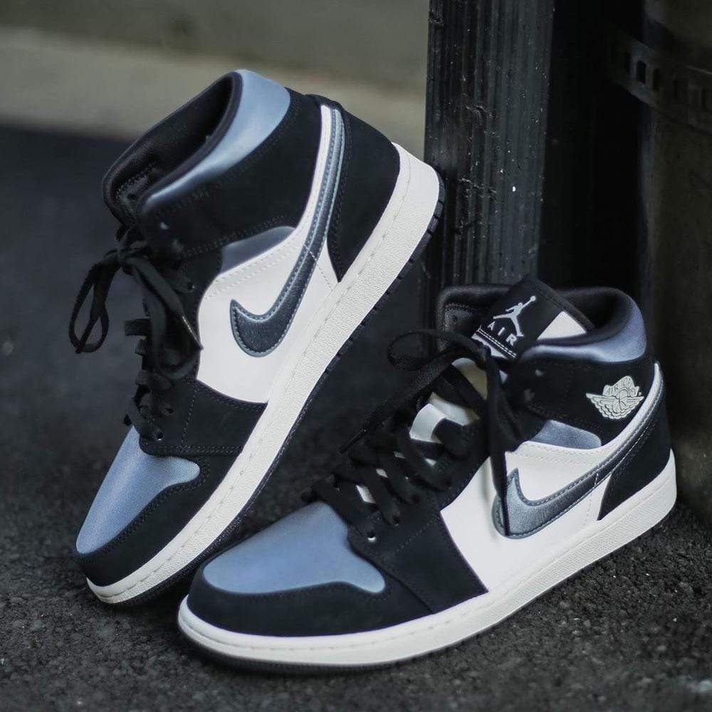 Air jordan 1 mid se black smoke grey best sale