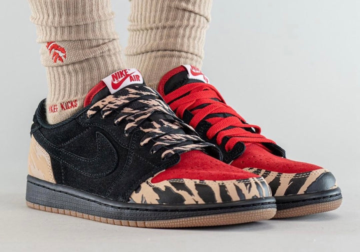 Sole Fly × Nike Air Jordan 1 Low Air Jordan 1 Low x SoleFly 'Black and Sport Red' (DN3400-001