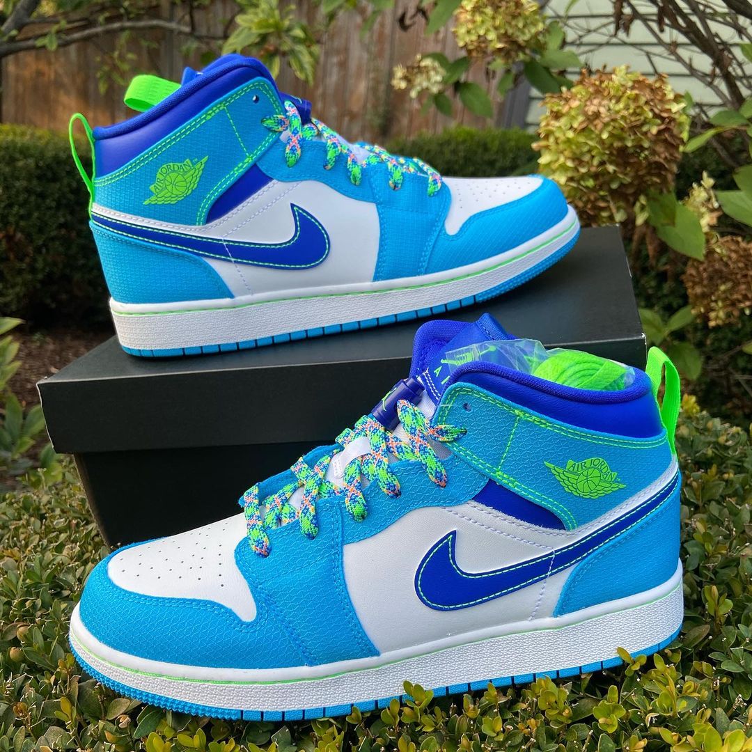 Air Jordan on sale 1 Mid GS Blue Sprite Size 3Y