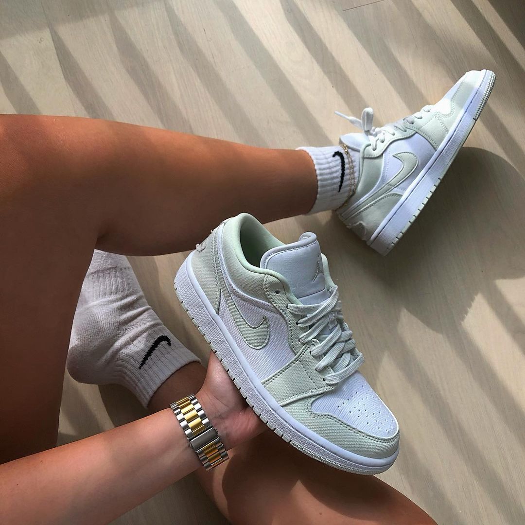 nike air jordan 1 low spruce aura