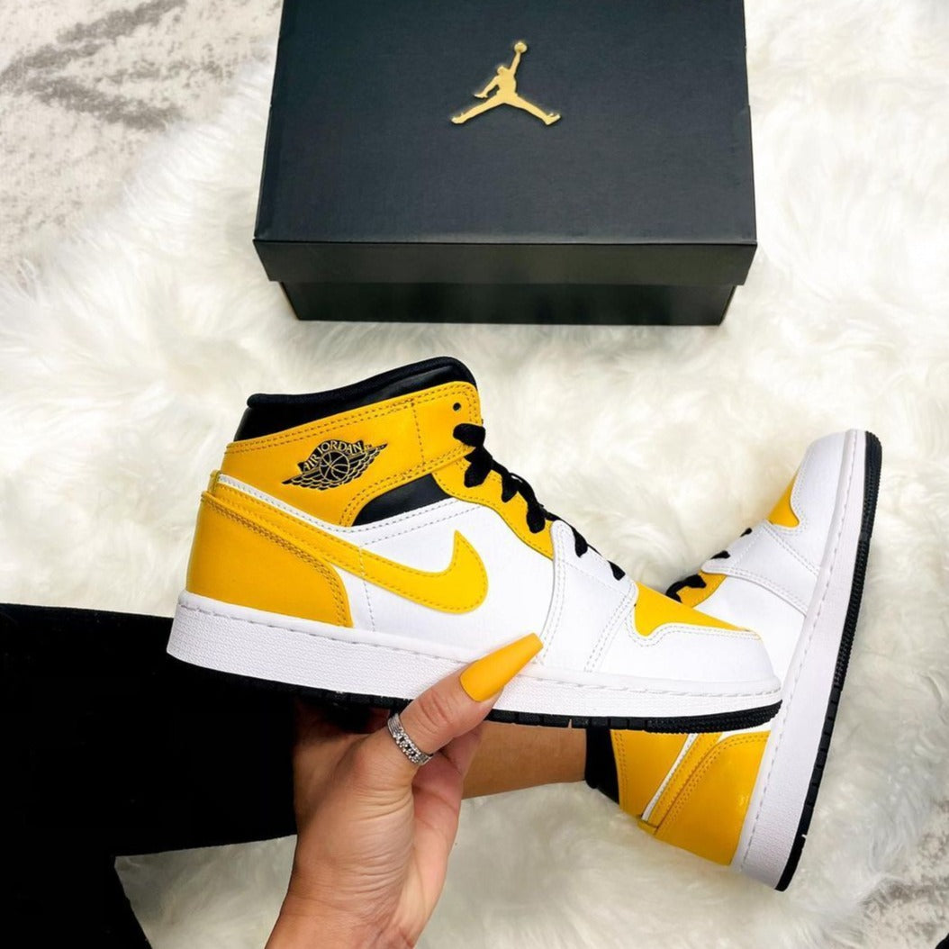 Jordan 1 mid university gold hotsell